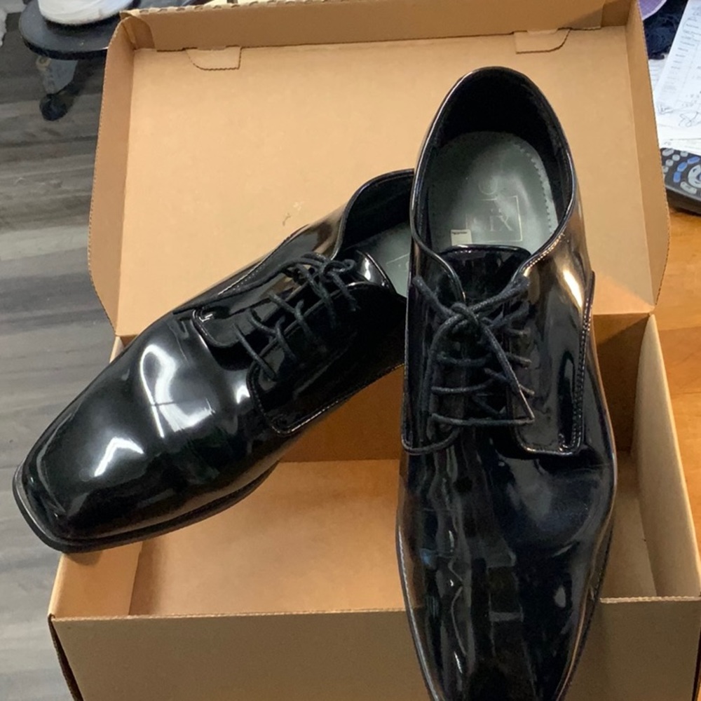 Used Tux shoes